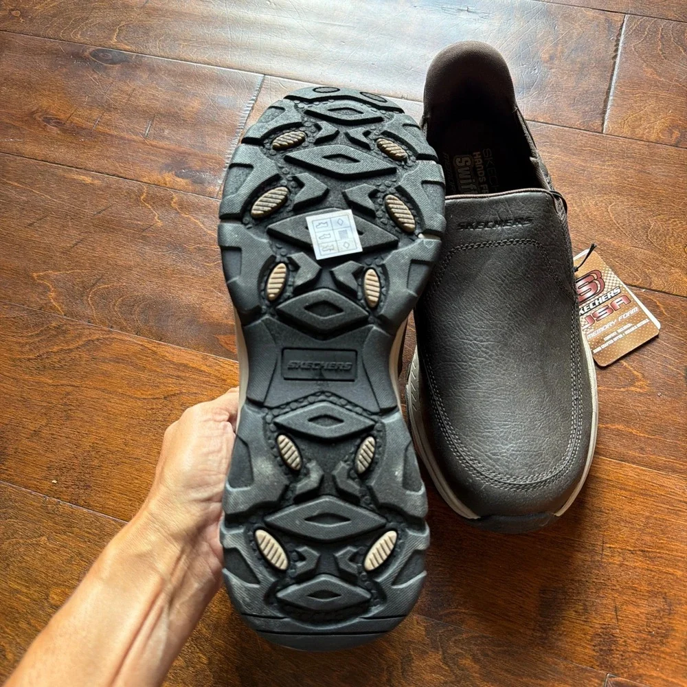 Skechers new tag